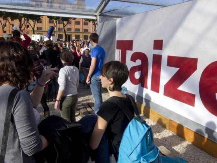 Invasa da migliaia di ragazzi europei, Lubiana accoglie i "pellegrini" di Taizé