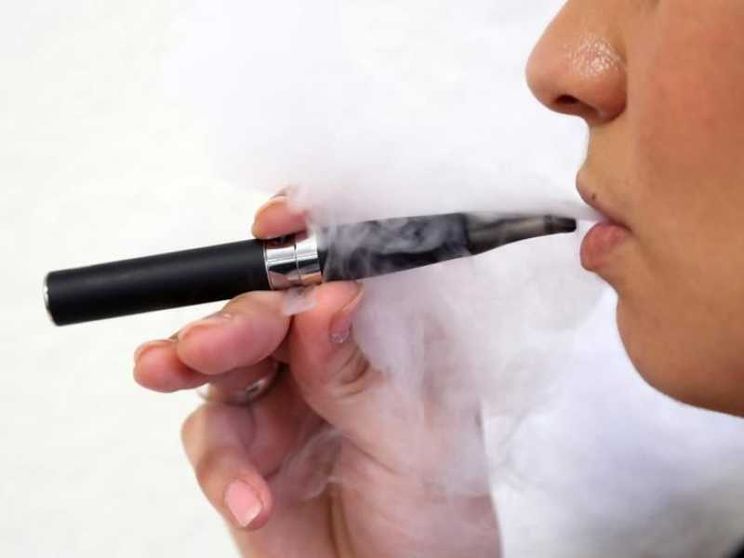 Tempo scaduto per le vecchie sigarette. Ma un futuro senza fumo è possibile?