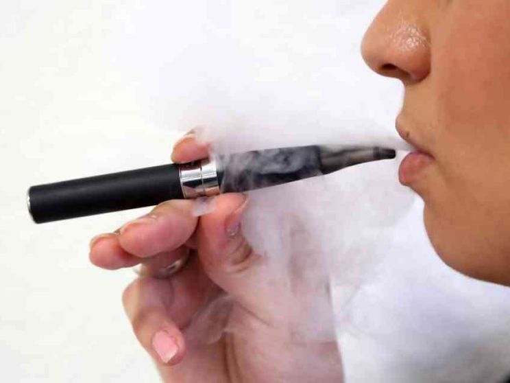 Tempo scaduto per le vecchie sigarette. Ma un futuro senza fumo è possibile?