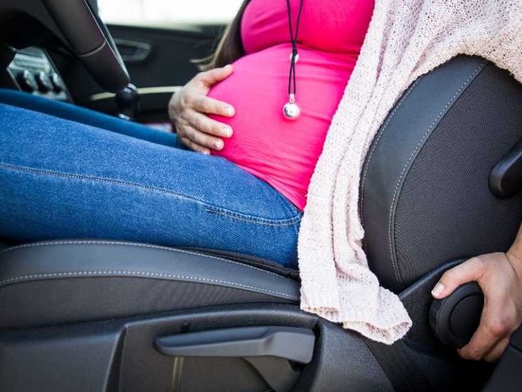 Il richiamo del Papa sull'utero in affitto: ecco i Paesi in cui è già proibito