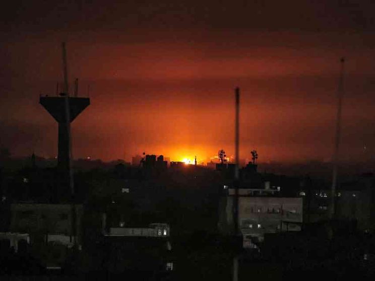 Notte di combattimenti a Gaza. Bimba uccisa a un posto di blocco