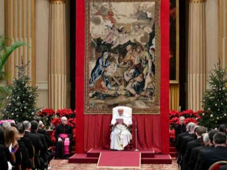 Francesco: la via della pace passa per l'educazione