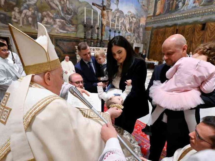 Il Papa: i bambini sono maestri di fede