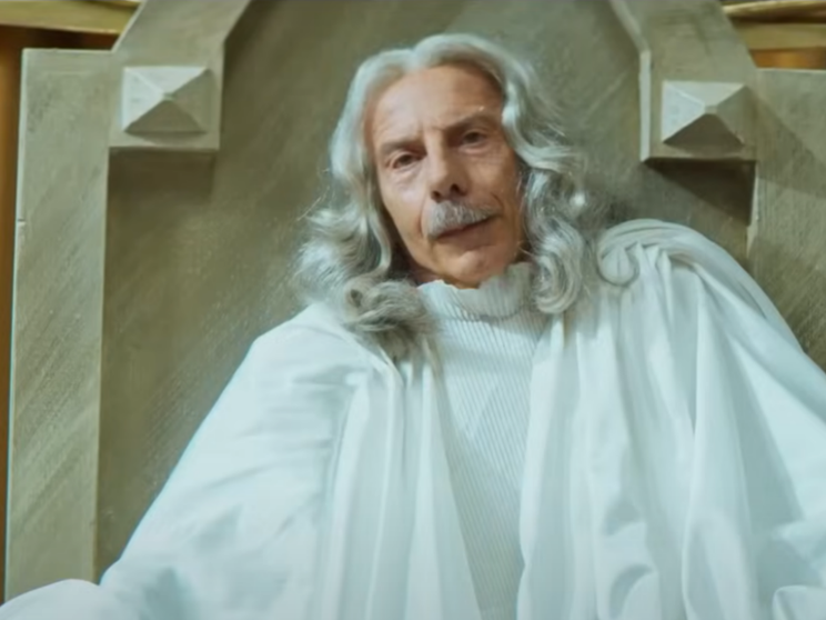 Via Ficarra e Picone dal cinema parrocchiale. Ma "Santocielo" è blasfemo?