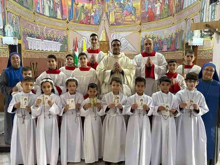 Il catechismo continua oltre la guerra: Prima Comunione per i bimbi di Gaza