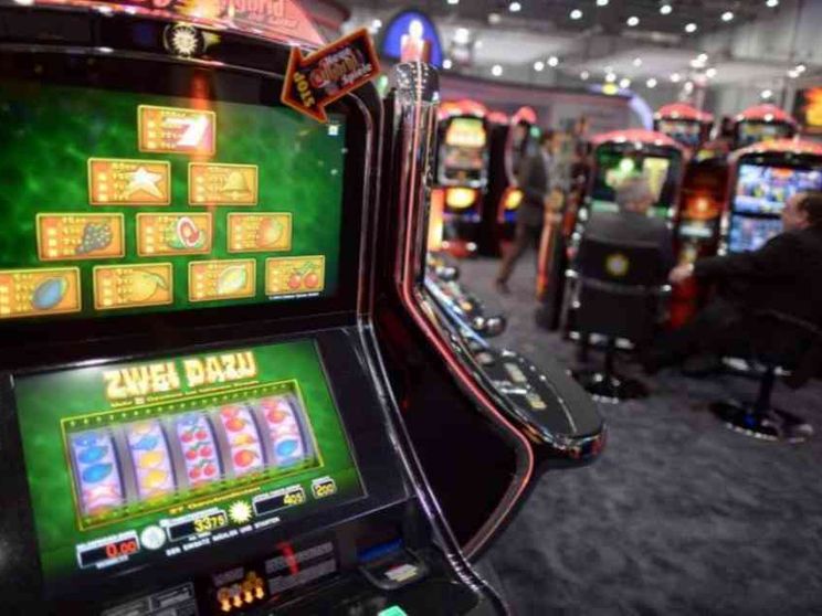 Azzardo, nel 2023 spesi 150 miliardi. Così le slot divorano il nostro tempo