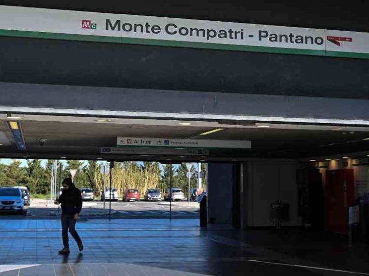 Ucciso a 14 anni a colpi di pistola: caccia a tre sospettati