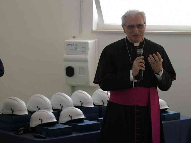 Il vescovo Miniero: «Servono risposte. Taranto merita una transizione giusta»