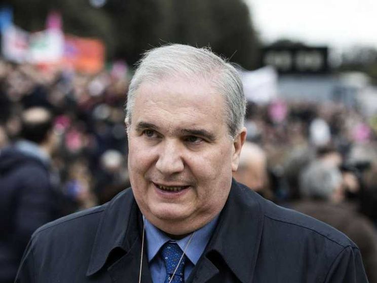 Fioroni: «Il nostro posto è al centro, ma si rinunci alle rendite»