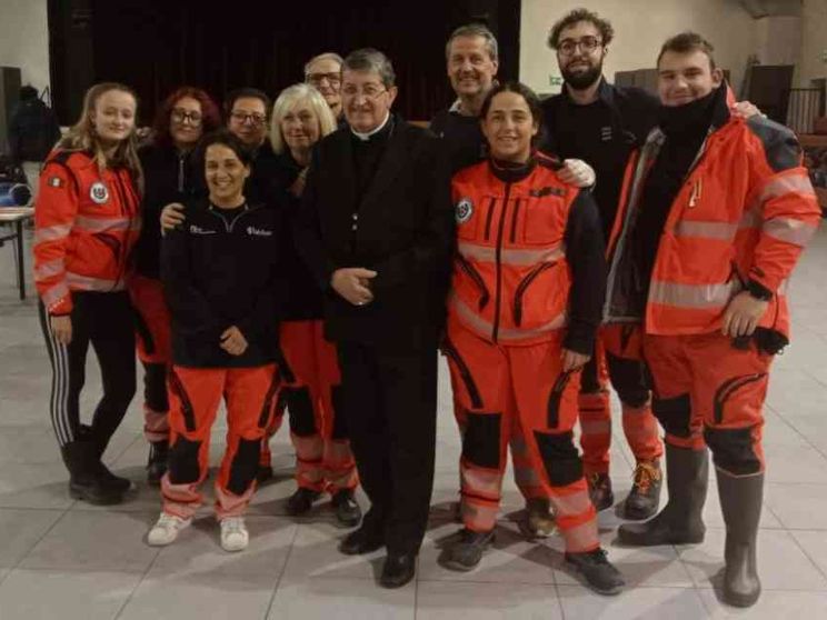 Benedizione di coppie "irregolari", Betori: l'amore di Dio è un'esperienza per tutti