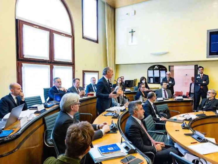 La Regione Veneto boccia la legge sul suicidio assistito, Zaia in minoranza