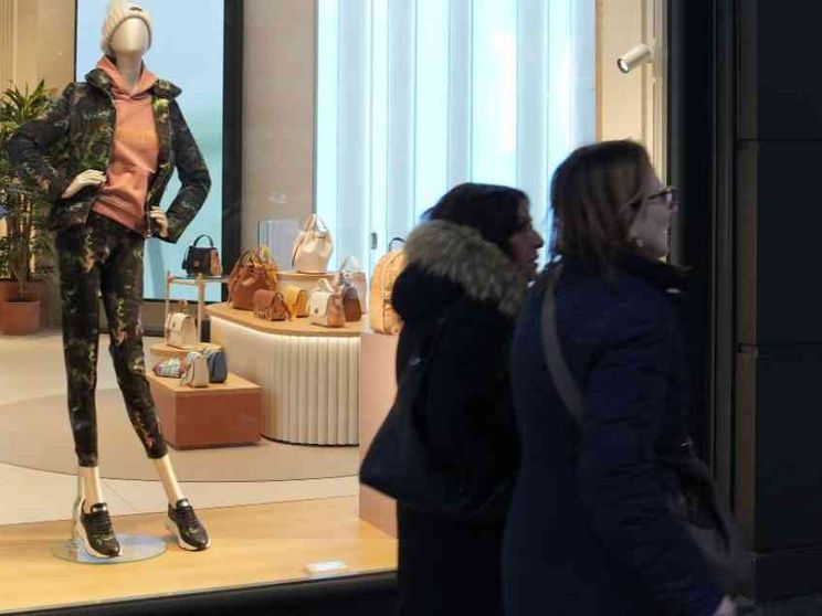 Sfruttati per le borse di lusso, morì un operaio. Alviero Martini commissariata