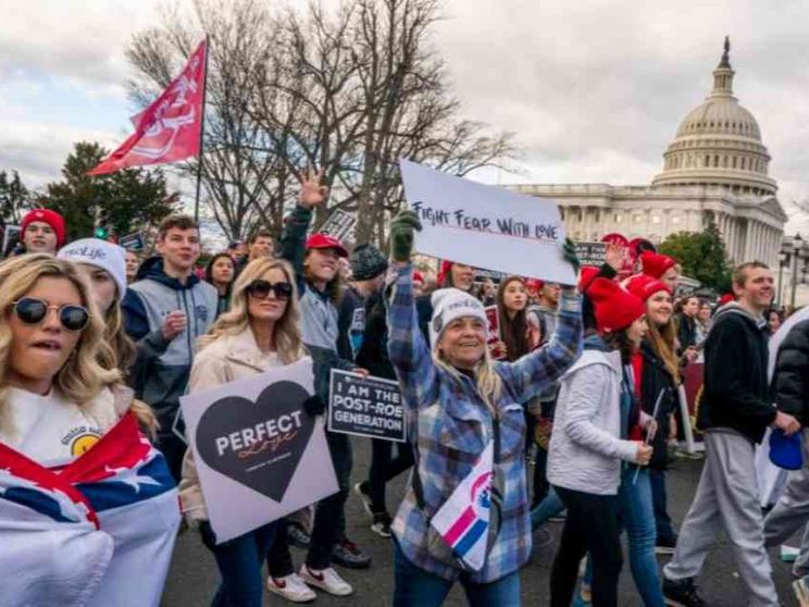 La vita irrompe nella politica americana, a Washington la grande «March for Life»