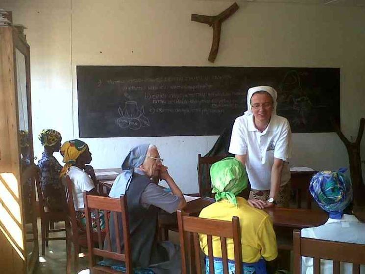 «Io, segretaria di un Dicastero vaticano. Di donne la Chiesa ha bisogno»
