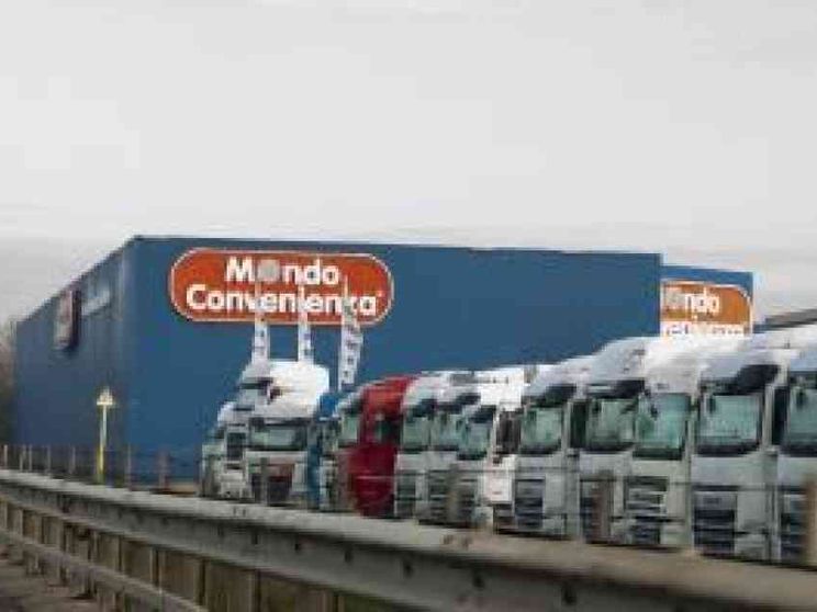 Mondo Convenienza cambia contratto pagherà di più i trasportatori in appalto