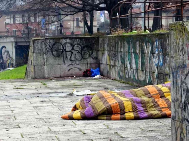Freddo e violenza, la strage silenziosa dei clochard