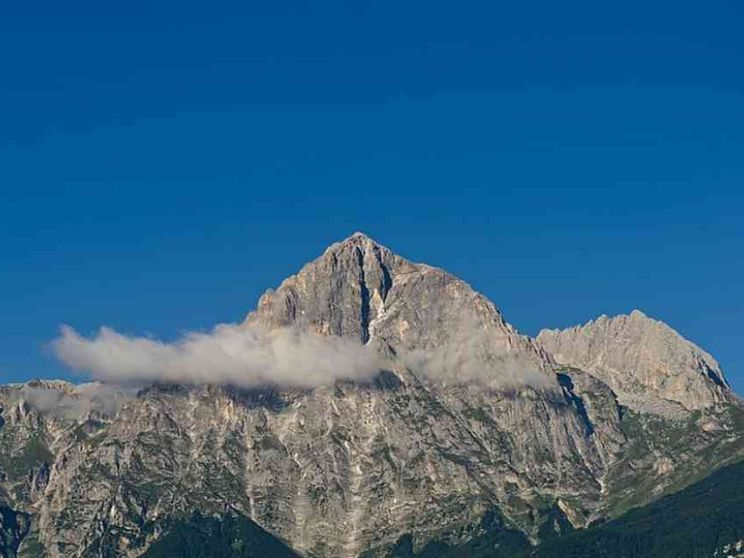 È giusto illuminare il Gran Sasso di rosa per il Giro d'Italia?