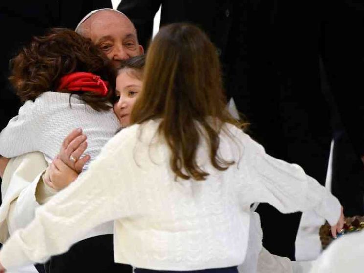 Francesco ai cresimandi di Bari: appassionatevi a Gesù