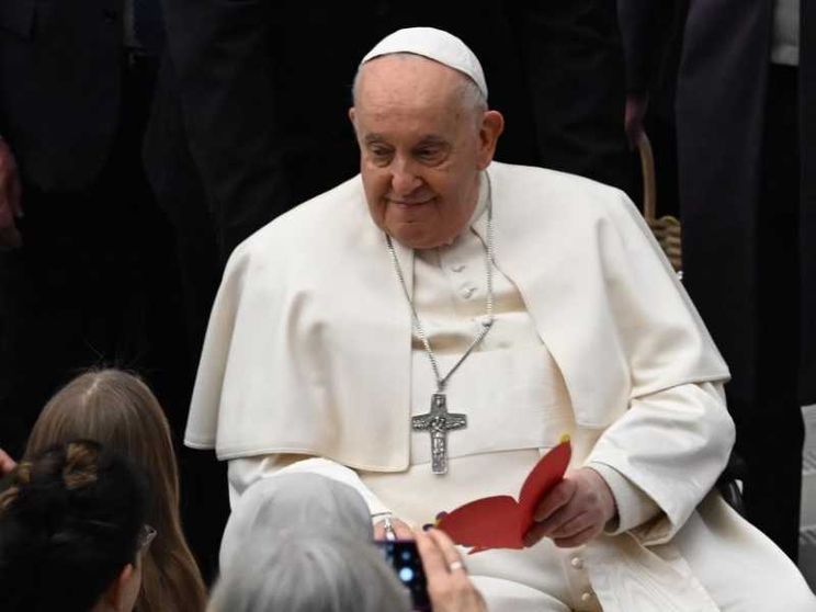 Il Papa: l'ira, vizio devastante. Ma esiste una santa indignazione