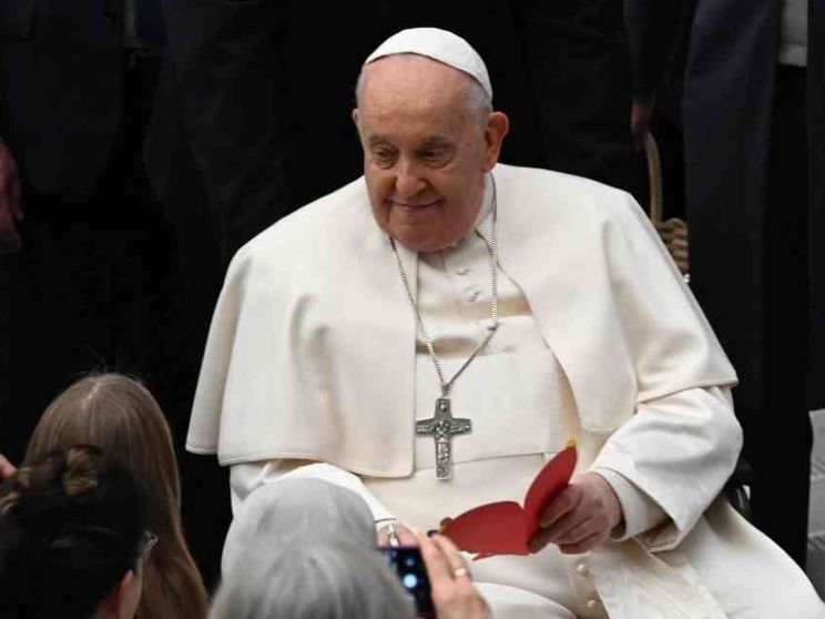 Il Papa: l'ira, vizio devastante. Ma esiste una santa indignazione