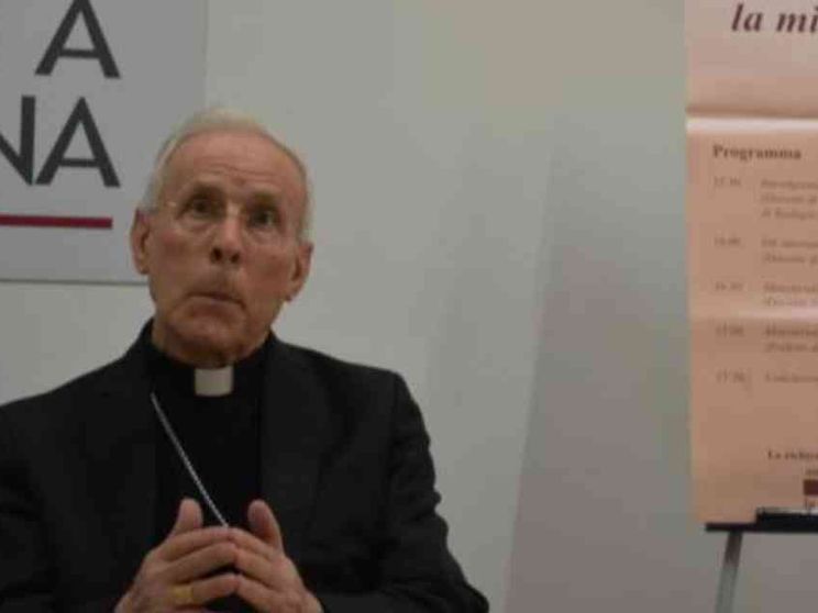 Il teologo Sanna: «Nelle benedizioni un segno della tenerezza di Cristo»