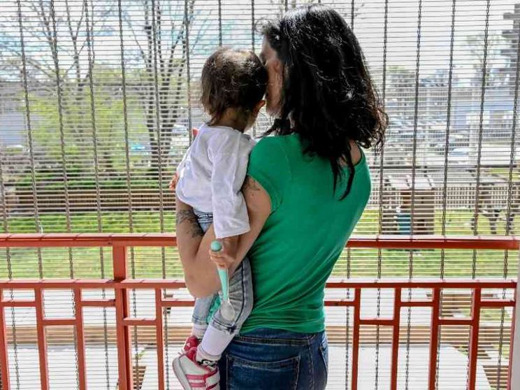 La mamma in carcere con il neonato trasferita in una struttura protetta