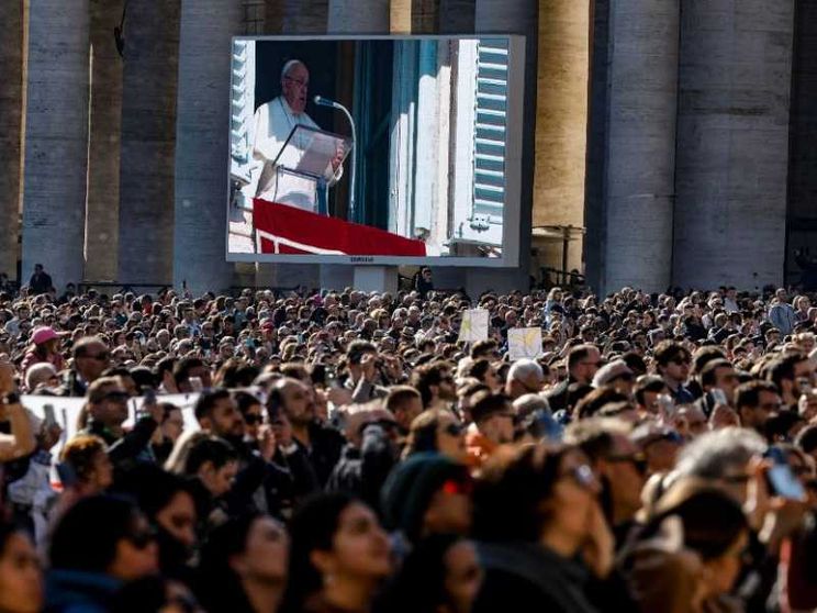 Francesco: no a visioni ideologiche. Ogni vita ha un valore immenso