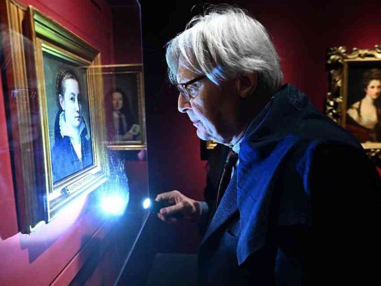 Sgarbi si dimette (anzi, no). E Meloni non lo difende