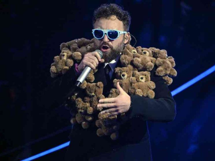 Prima serata, l'appello di Dargen D'Amico: «Cessate il fuoco»