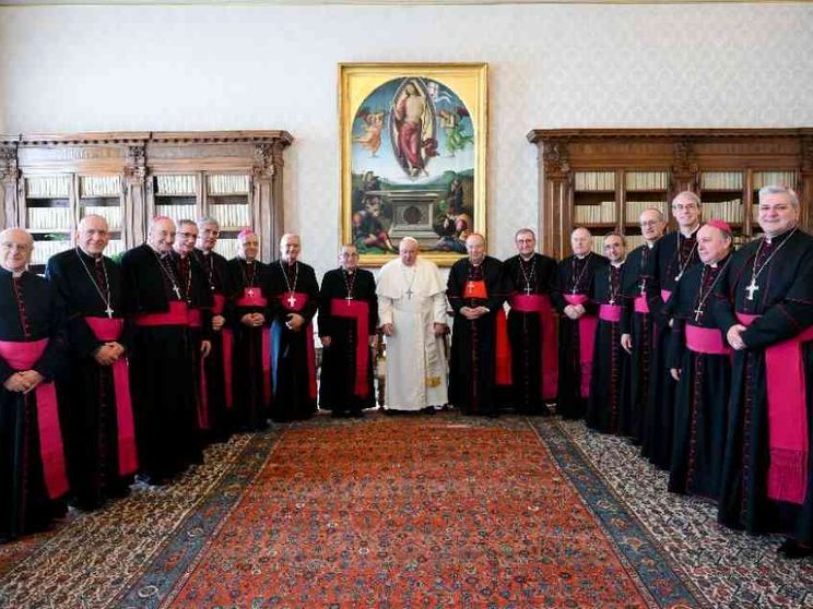 I vescovi lombardi dal Papa. Delpini: ci ha chiesto di perdonare