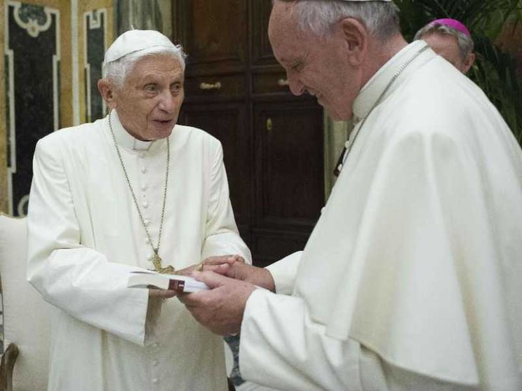 Francesco: «Vi racconto i miei quasi dieci anni accanto a Benedetto XVI»