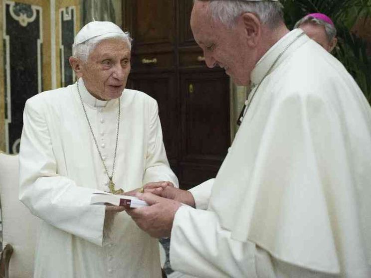 Francesco: «Vi racconto i miei quasi dieci anni accanto a Benedetto XVI»