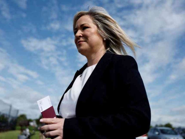 Sepolta l'Ira, Michelle O'Neill prende l'Ulster per mano