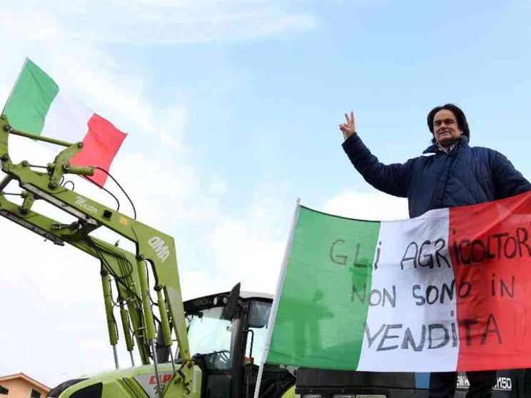 Agricoltori, il governo apre. E spunta l'esenzione Irpef