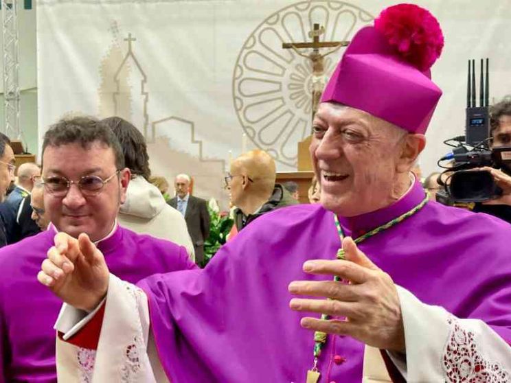 L'ordinazione di Colaianni: «Camminiamo insieme come amici di Cristo»