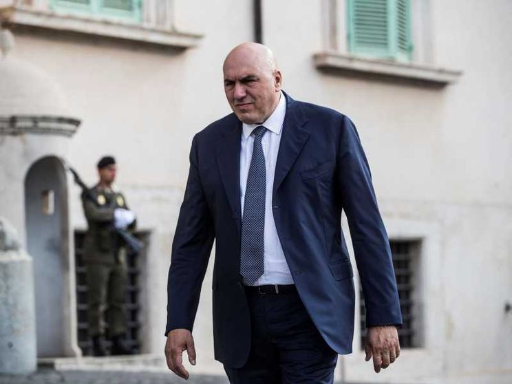 Il ministro Crosetto ricoverato d'urgenza, sospetta pericardite