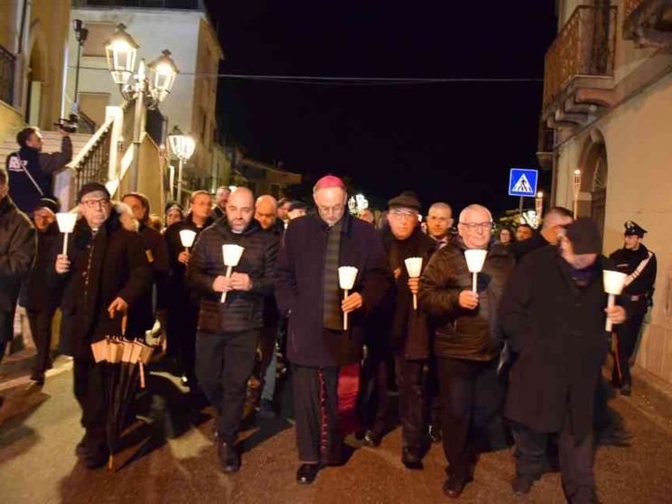 Preti minacciati, la solidarietà delle comunità