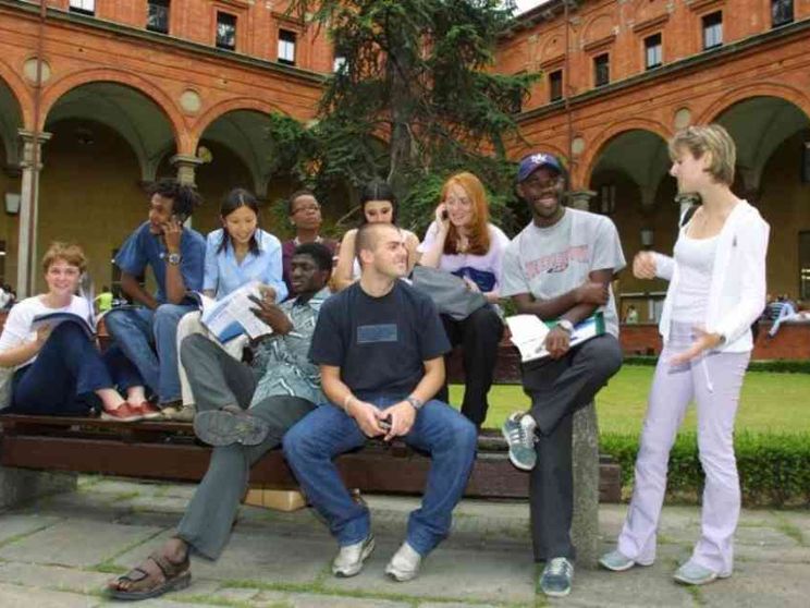 Migranti, verso un milione di studenti. «Cittadinanza? Legge da aggiornare»