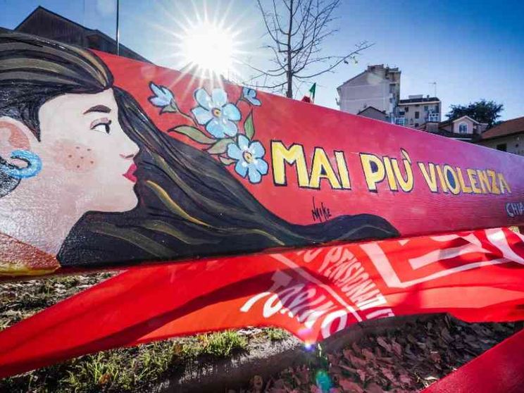 Da Latina a Bolzano: uccise o sopravvissute, le donne ancora vittime