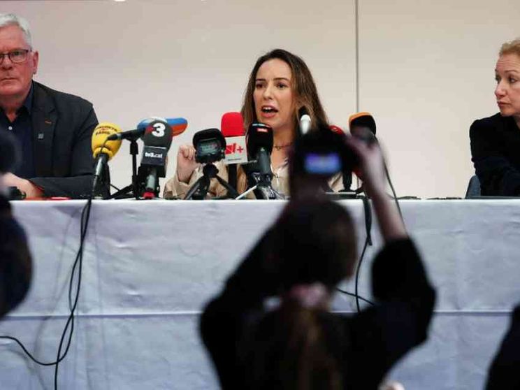 «Julian Assange morirà se estradato negli Usa». E Roma gli dà la cittadinanza