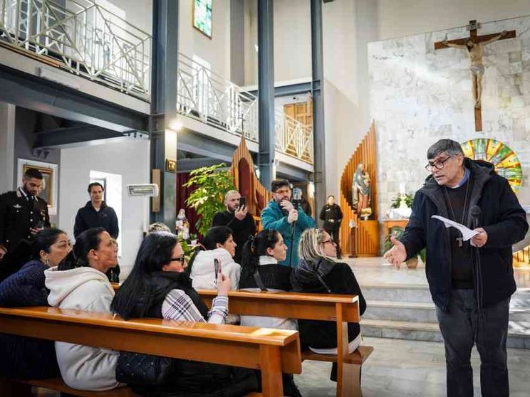 Don Patriciello obiettivo della camorra: «Vi perdono ma pentitevi»