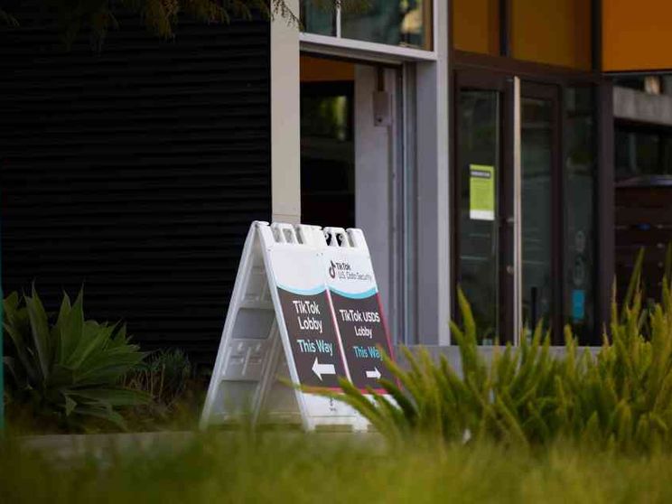 La città di New York fa causa a Fb, TikTok, Youtube: «Creano dipendenza»