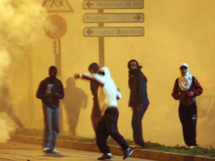 Ragazzi radicalizzati, allarme in Francia. Pure a scuola il rischio terrorismo