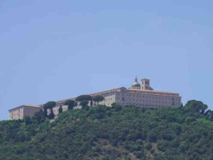 Nella Montecassino ferita dalla guerra l’Abbazia rinata chiama alla pace