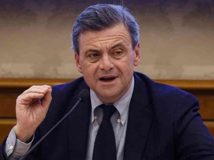 Calenda trascina tutti in piazza per Navalny. La Lega, isolata, si unisce