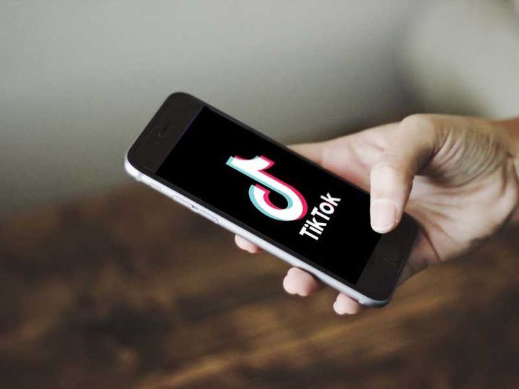 L'Ue indaga su Tik Tok e prepara una multa per Apple