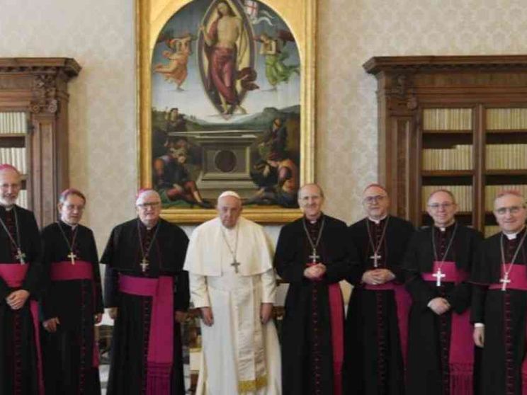 Il Papa ai vescovi liguri: curare l’accoglienza, stare con i giovani