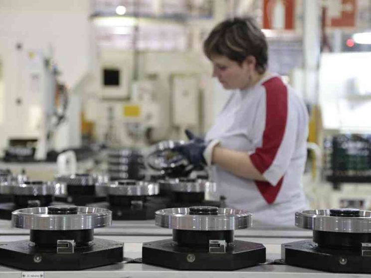 Le richieste dei metalmeccanici: 35 ore di lavoro e 280 euro in più