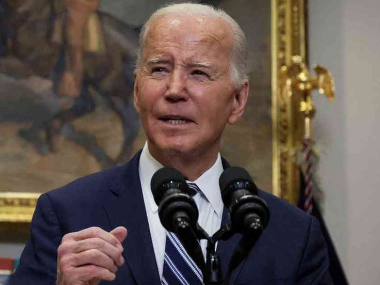 L'insulto pesante di Biden a Putin. Mosca: «Si vergogni, non è un cowboy»