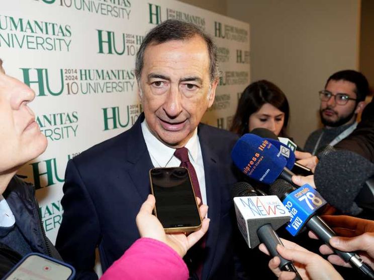 Sugli affitti brevi Sala attacca Santanché: nessuna limitazione
